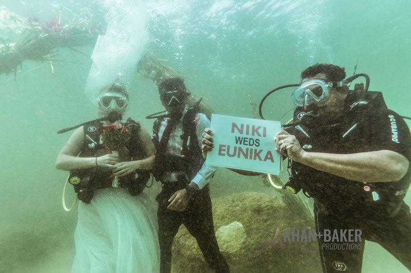 couple-under-water-ready-wedding couple-under-water-ready-wedding