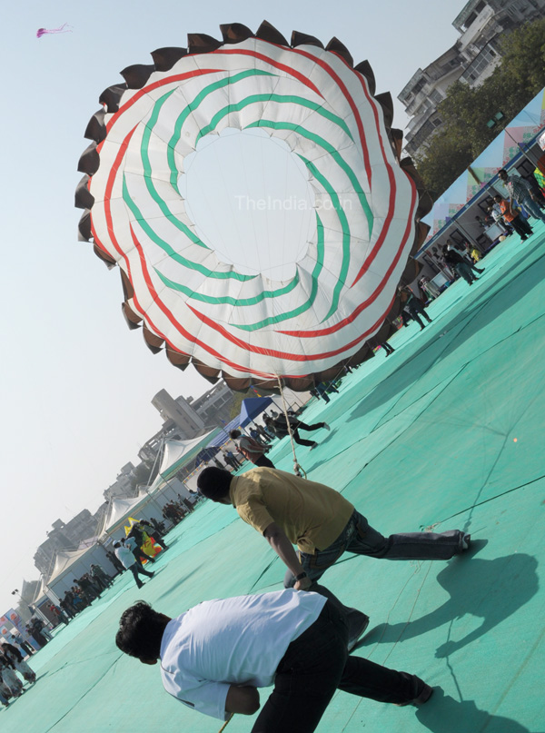 round-kite-ahmedabad-festival Huge Round Kite at Kite Festival Ahmedabad