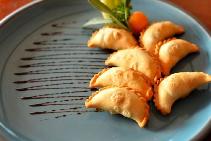 Gujiya Gujiya