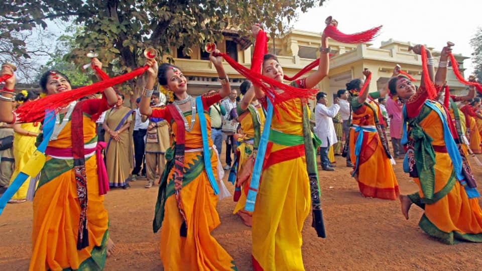 Basant-Utsav-in-Shantiniketan Basant Utsav in Shantiniketan
