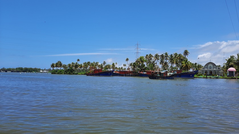 Ashtamudi Lake Kollam Ashtamudi Lake in Kollam