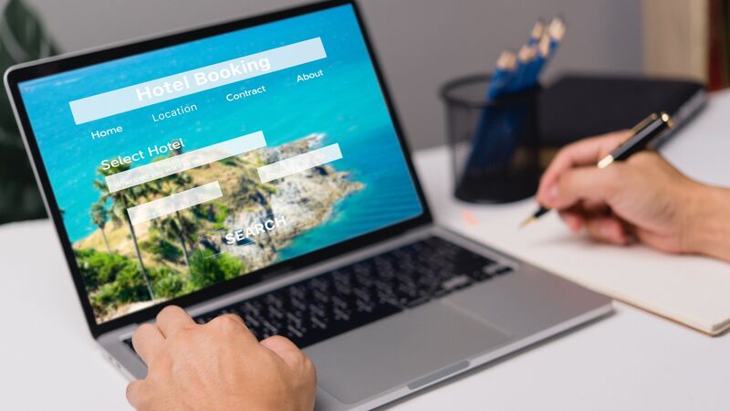 Hotel-booking-in-advance Early hotel booking for business trip