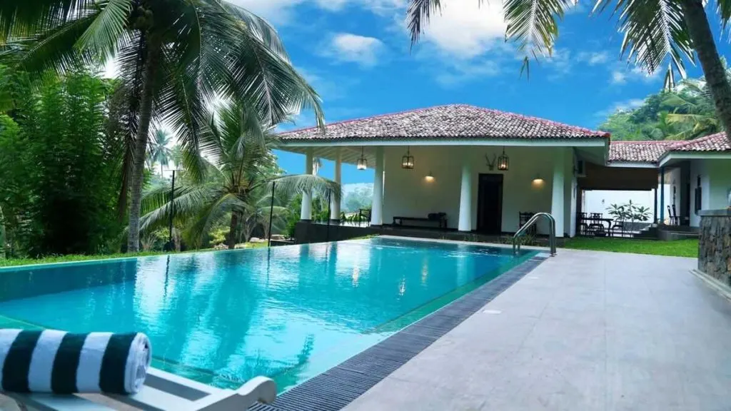 Farm-Houses-in-Goa-with-Swimming-Pool