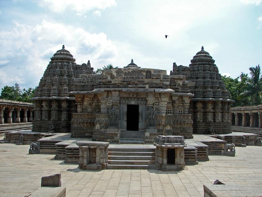 Sacred Ensembles of the Hoysalas