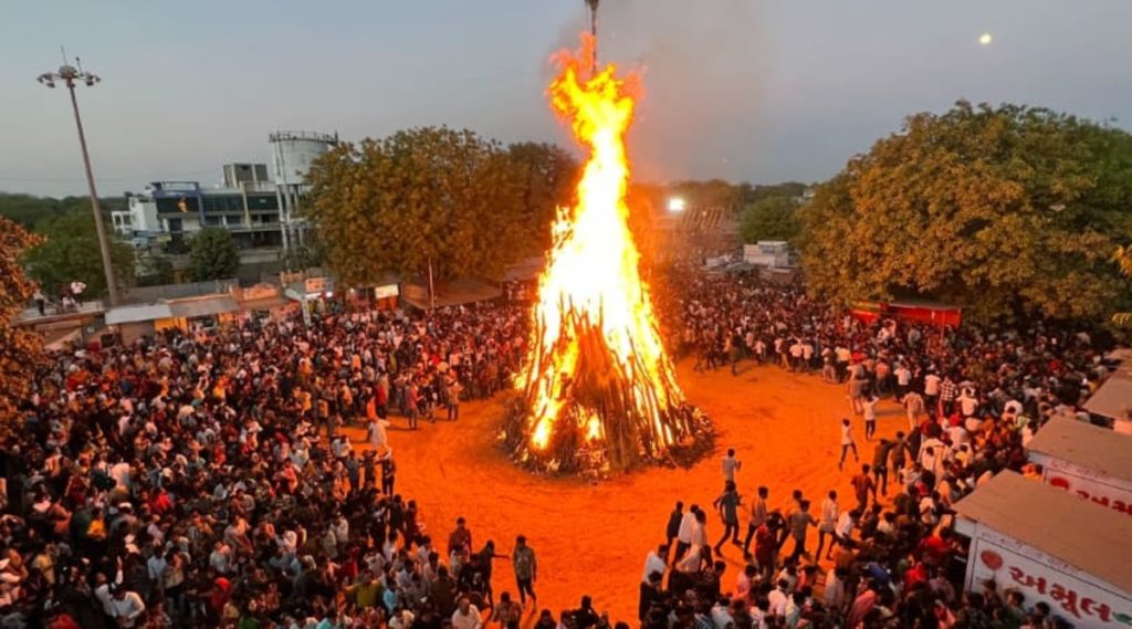 holika-dahan-in-mathura